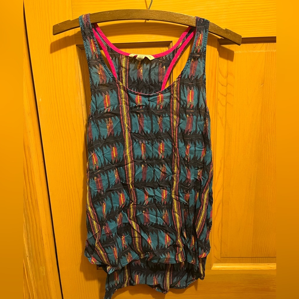 Patterned tank top, size M